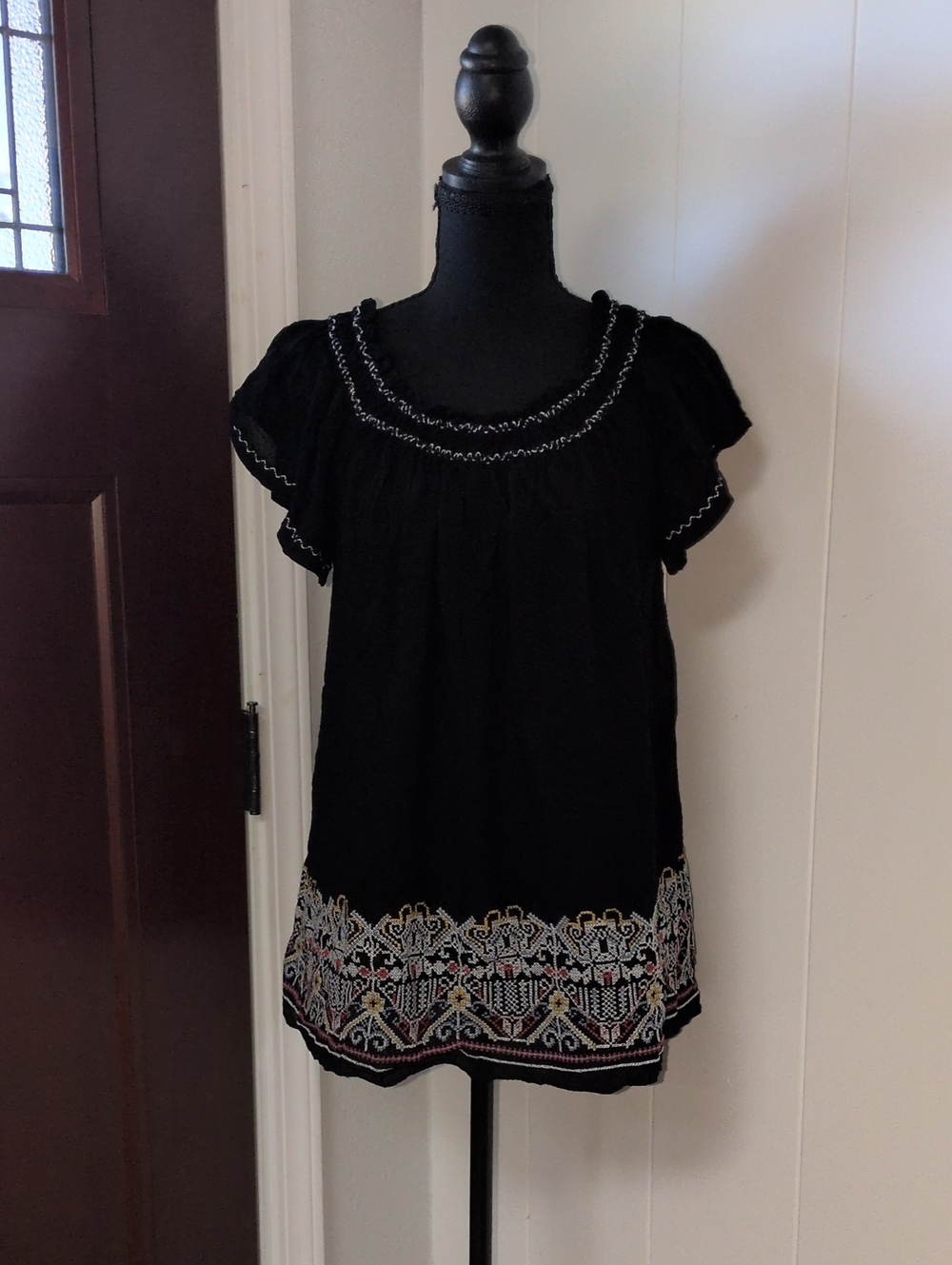 Black Embroidered Short-Sleeve Peasant Top Max Studio Size L